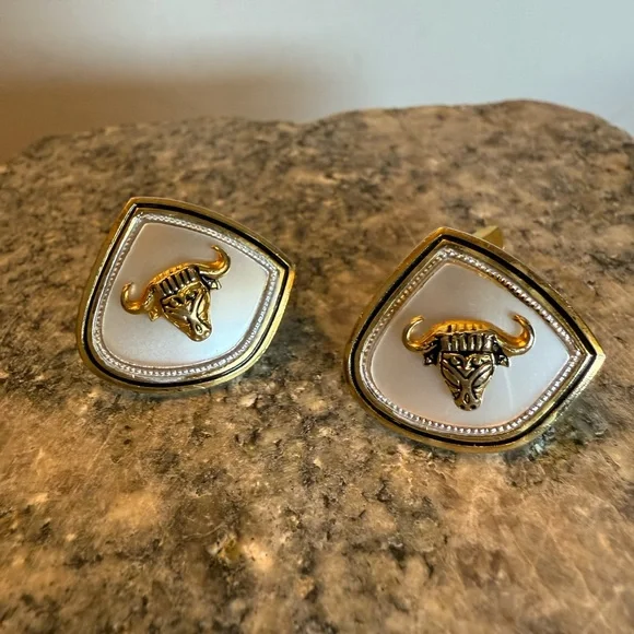 Gold and White Bull/Steer Head Design Cufflinks - Picture 7 of 8